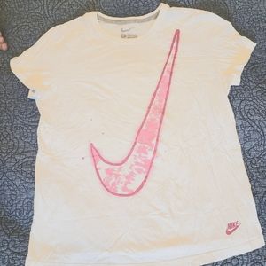 Nike shir white and pink